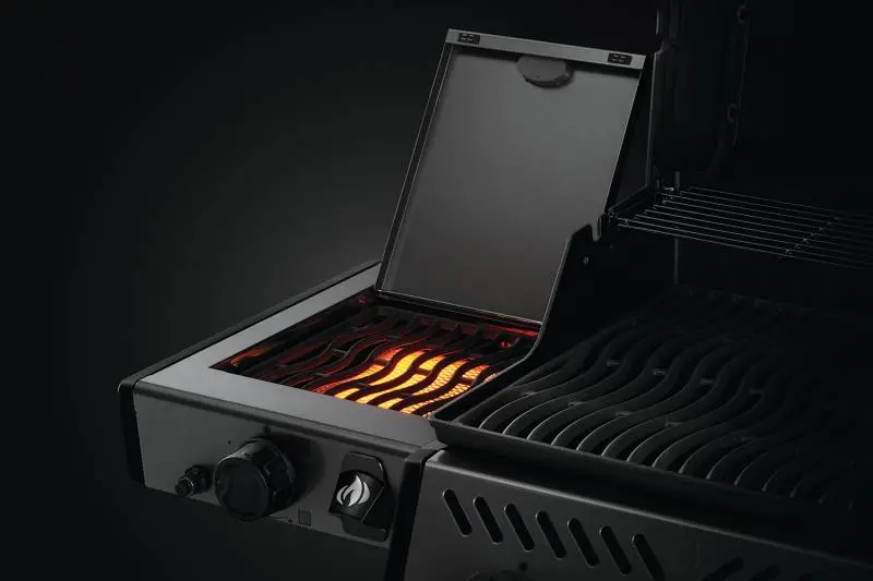 Freestyle 365 Propane Gas Grill with Infrared Side Burner